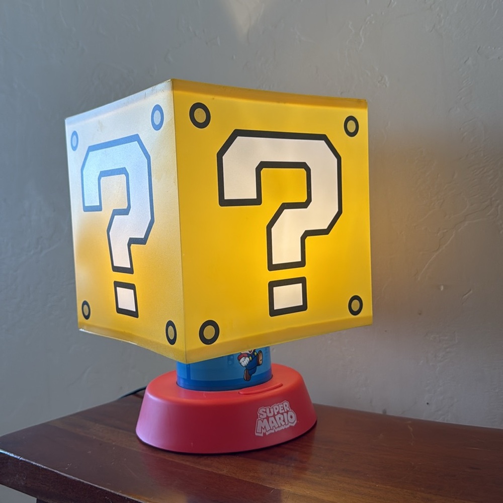 Super Mario LED Block Lamp 🟨